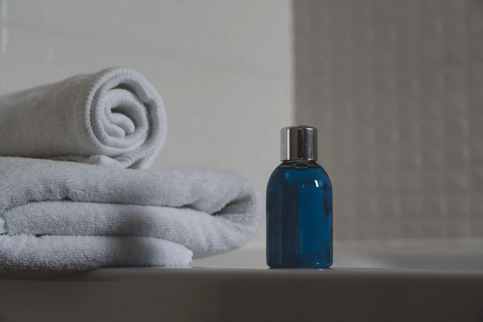 pile de serviettes de bain pliées