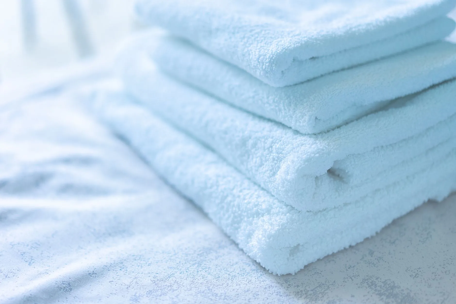pile de serviettes de bain