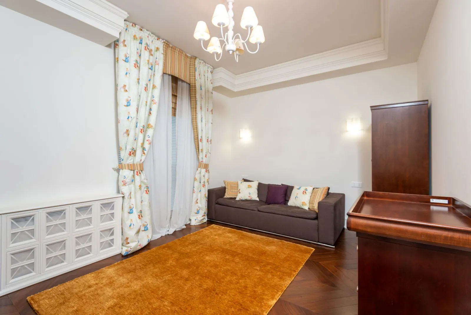rideaux épais et tapis