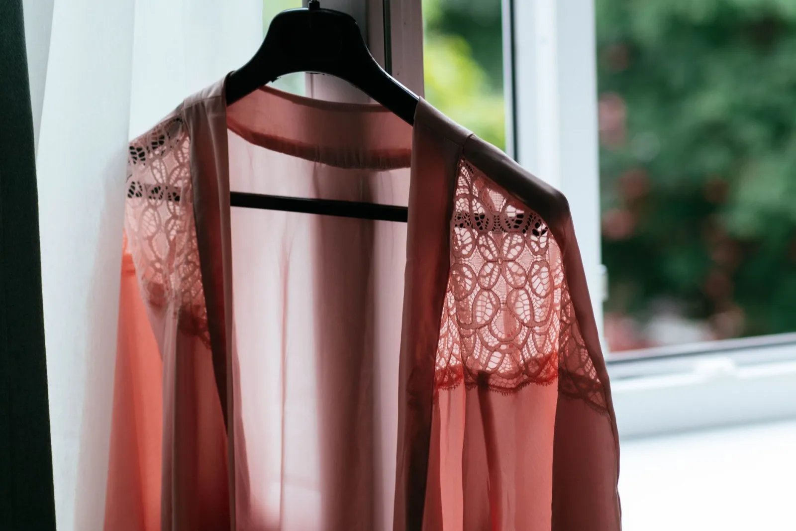 robe en soie suspendue
