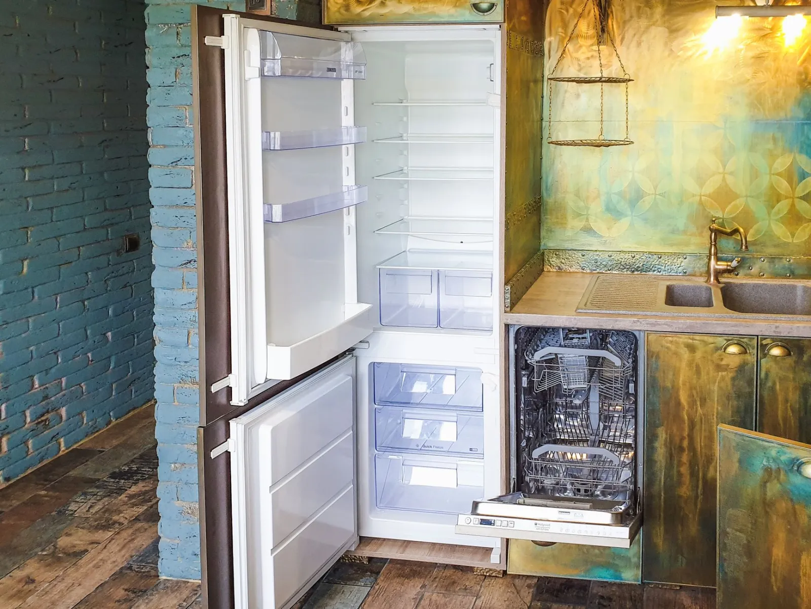 intérieur de cuisine avec lave-vaisselle